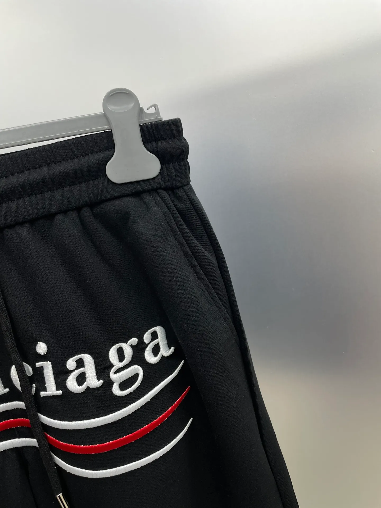 Bal* Paris Coke 2026 Summer New Arrival letter LOGO shorts D High-end custom Breathable fabric Breathable stretch comfort is extremely high, the details are impeccable, top-grade accessories, original logo design concept, delicate and soft feel! The upper body fit is awesome! Size: M-XXXL Please state your height and weight when ordering